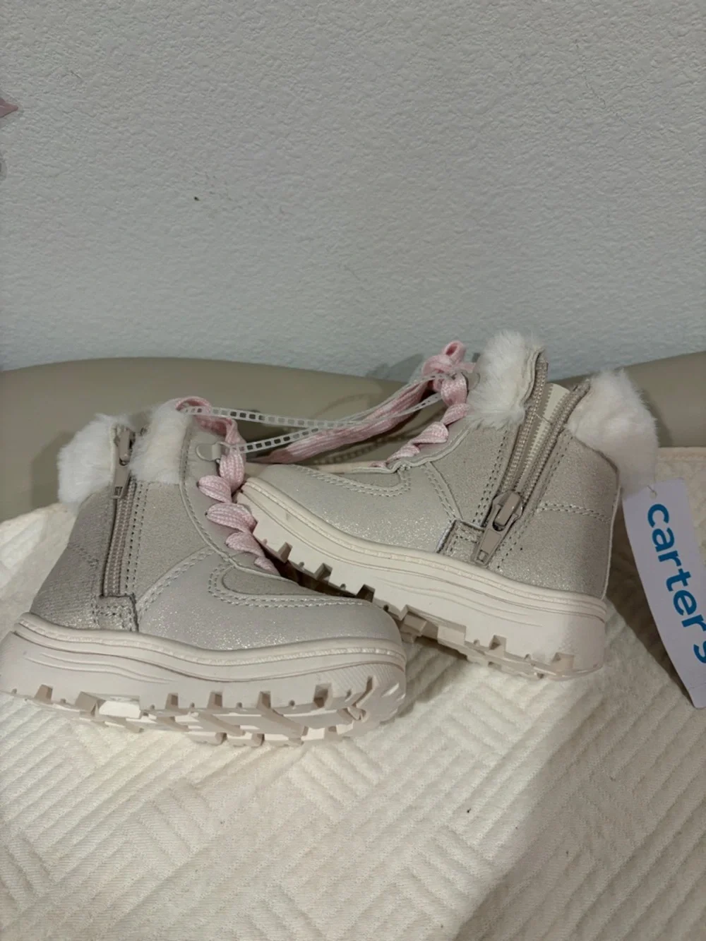 Carters Viola Girls Cream Faux Fur Winter Boots Pink Laces Size 5 Side Zip